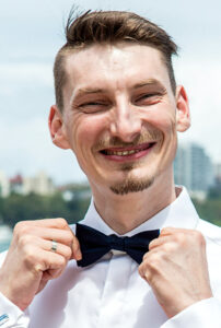 Smile und ich | gut angezogen ;) wird in die KAmera geblickt